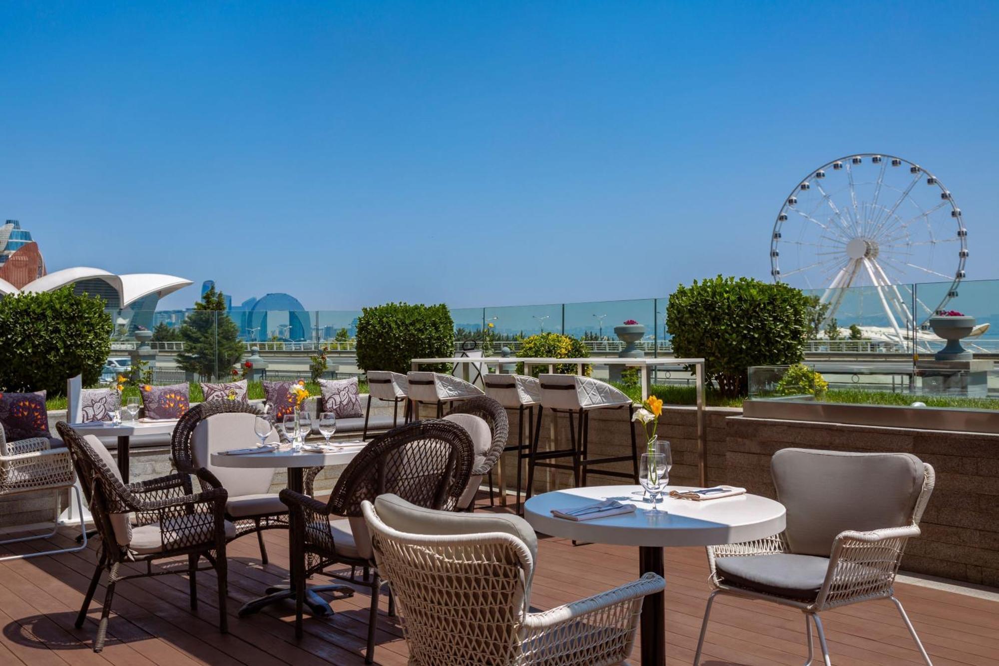 Sheraton Baku Intourist Eksteriør billede The View