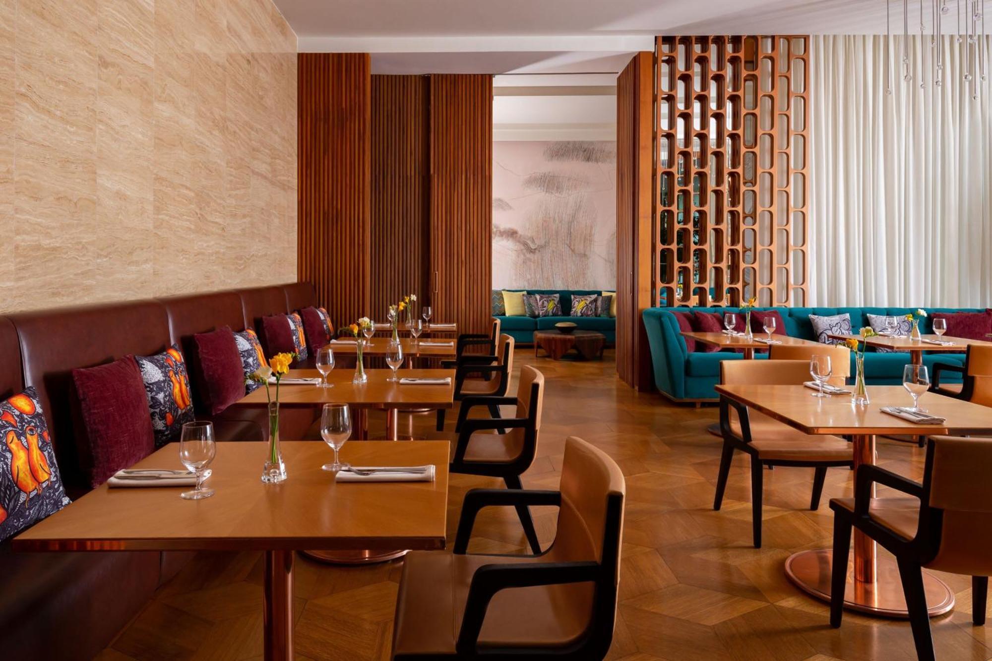 Sheraton Baku Intourist Eksteriør billede The restaurant