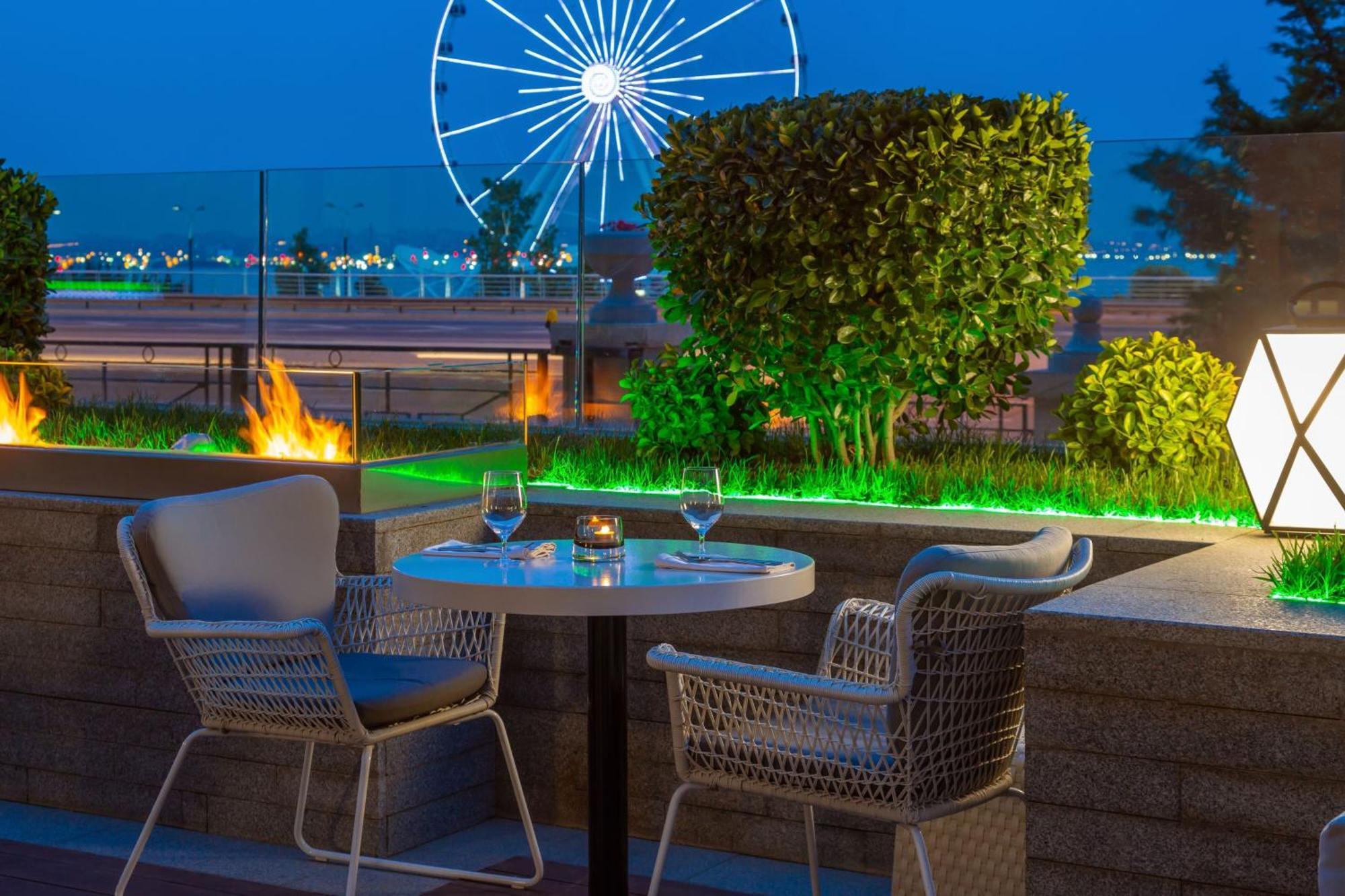 Sheraton Baku Intourist Eksteriør billede The View at the Westin