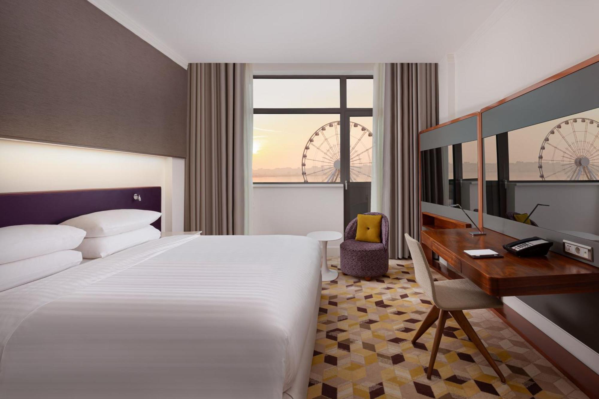 Sheraton Baku Intourist Eksteriør billede A room at the hotel
