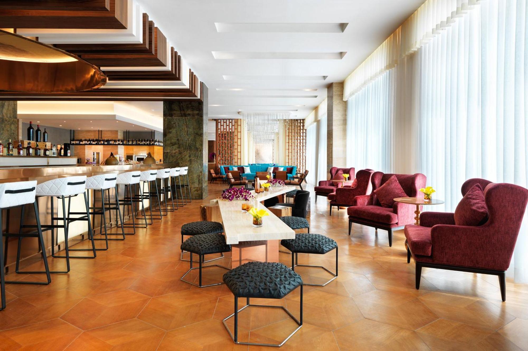 Sheraton Baku Intourist Eksteriør billede The Bar