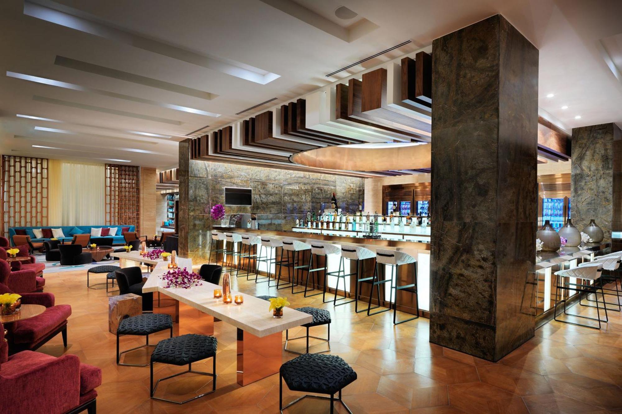 Sheraton Baku Intourist Eksteriør billede The Bar