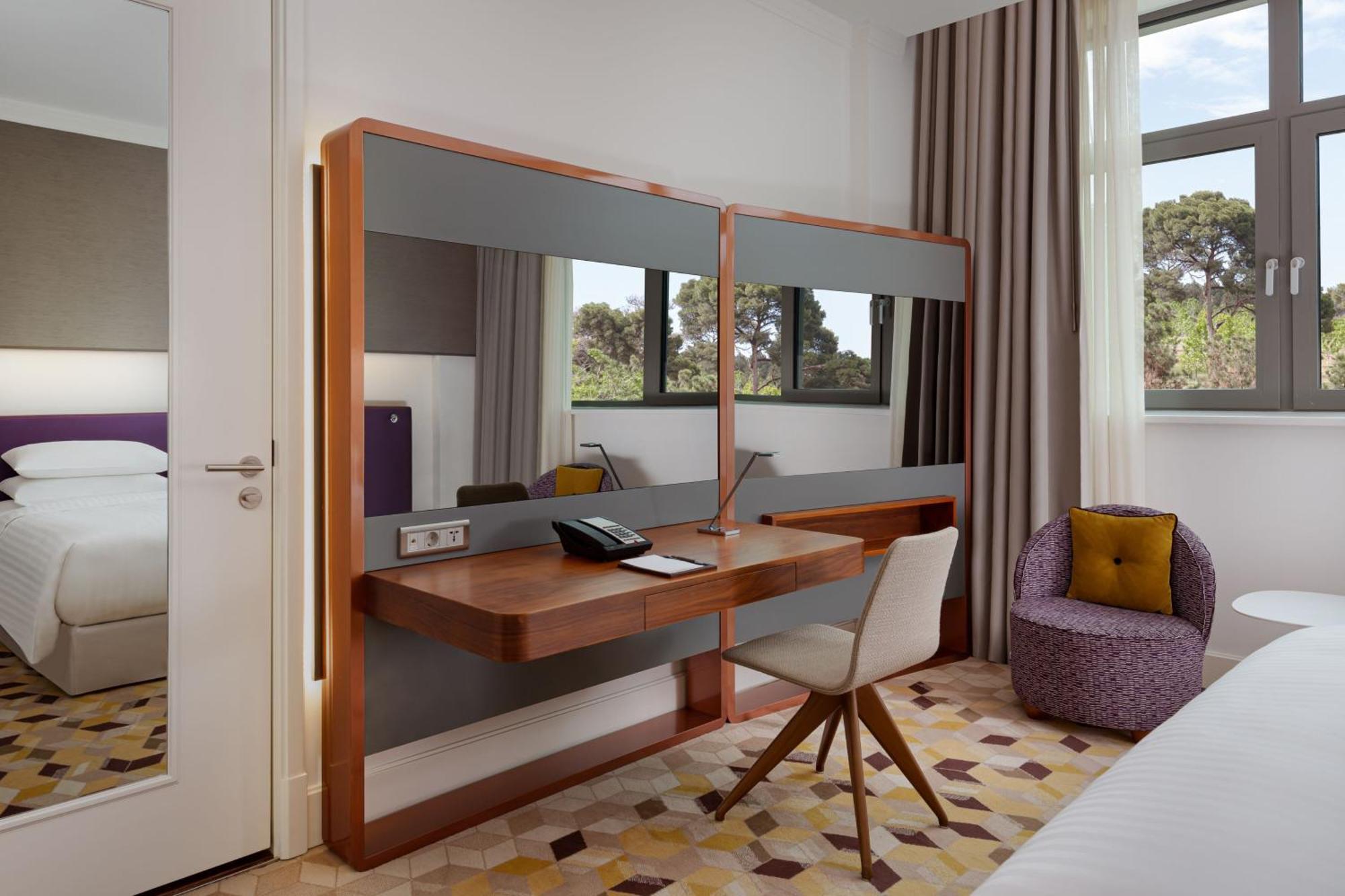 Sheraton Baku Intourist Eksteriør billede A bedroom at the hotel