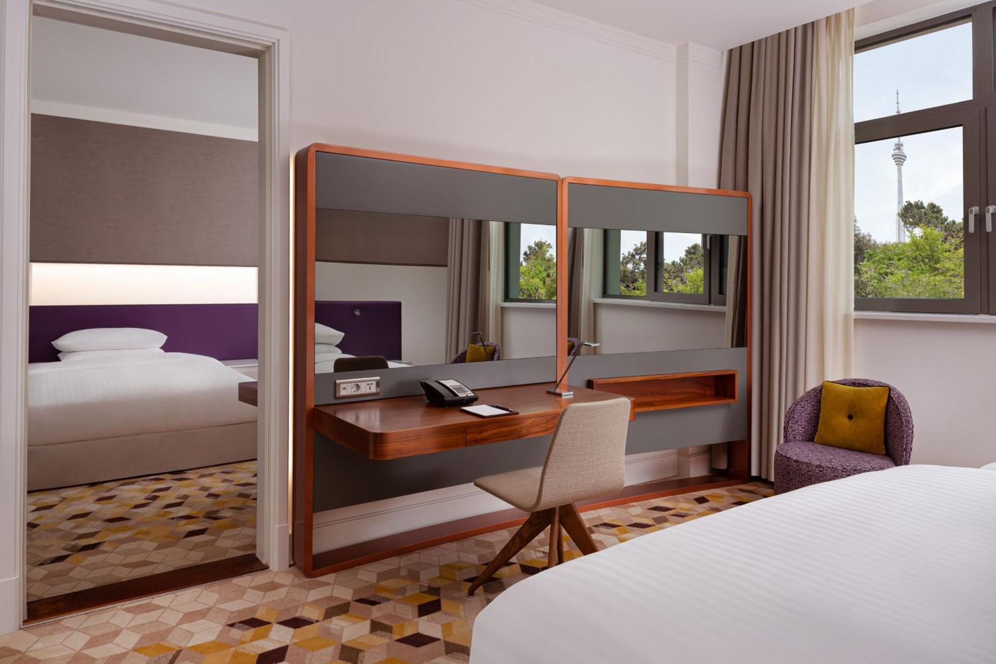 Sheraton Baku Intourist Eksteriør billede A room at the hotel
